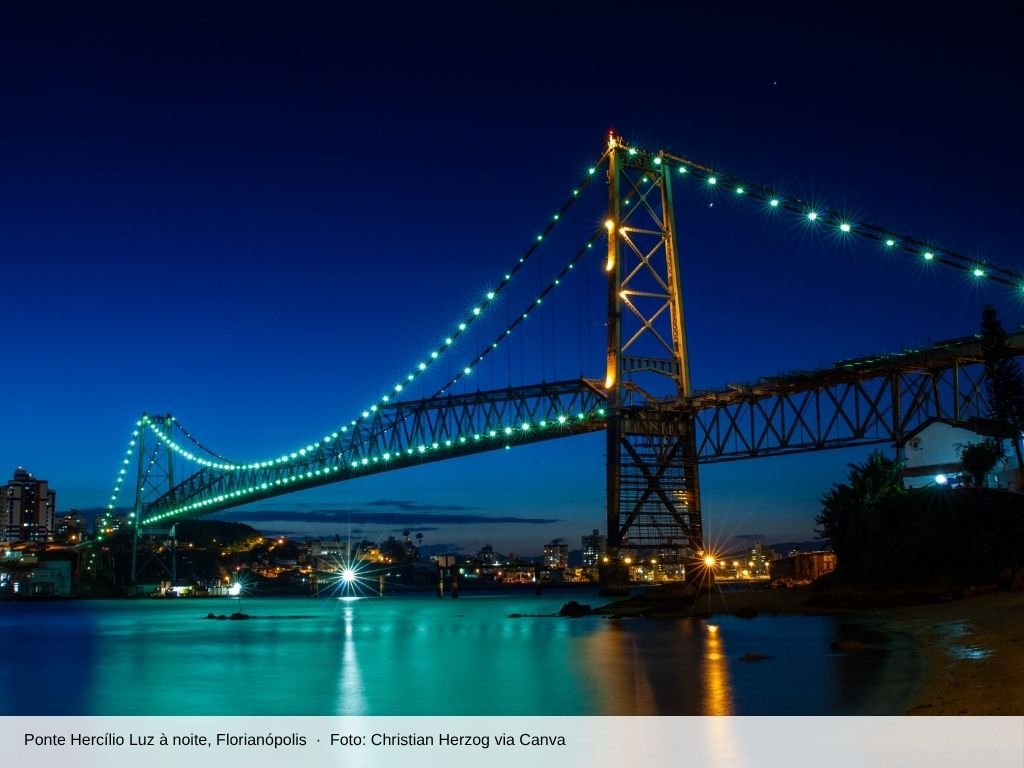 Ponte Hercílio Luz iluminada à noite, Florianópolis