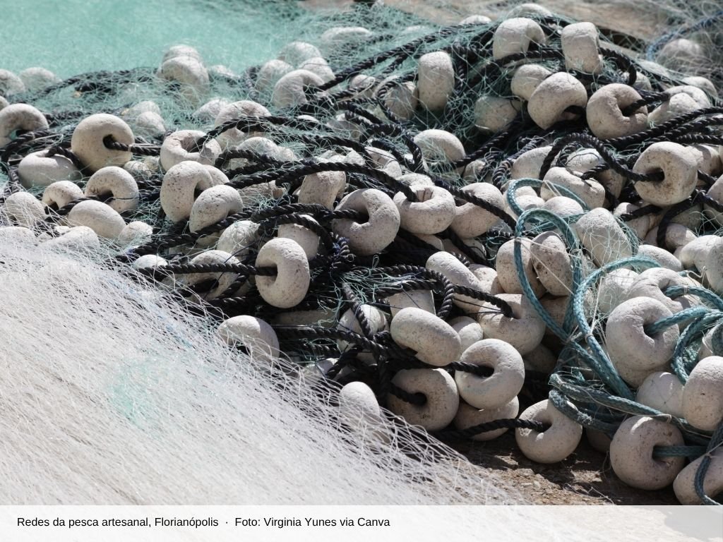 Redes e boias da pesca artesanal