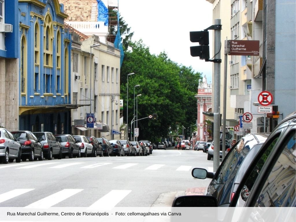 Rua Marechal Guilherme com casario antigo, Centro de Florianópolis